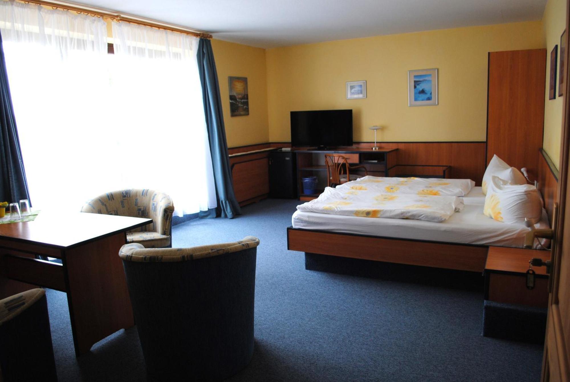 Haus Kathrin Hotel Zecherin Exterior photo