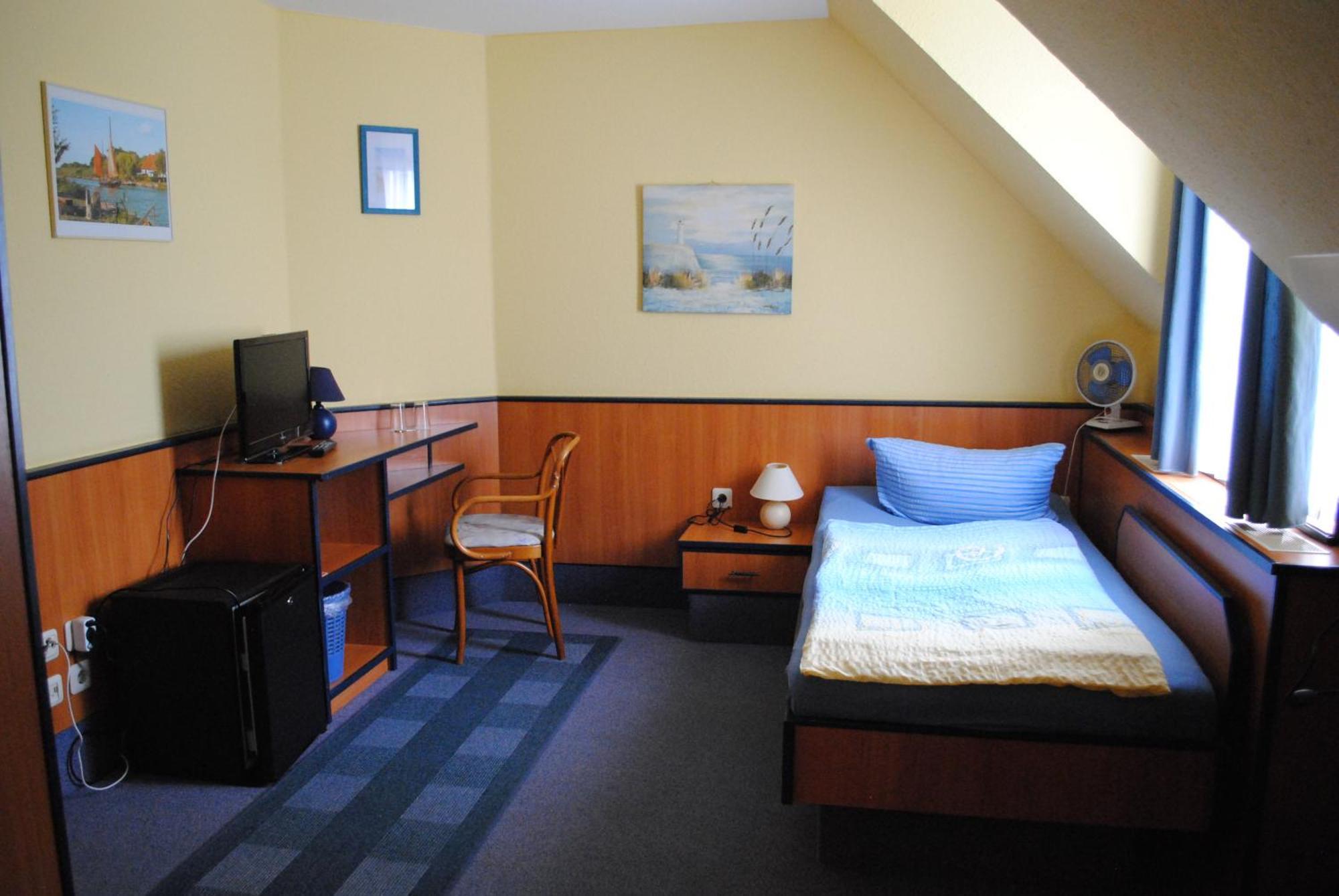 Haus Kathrin Hotel Zecherin Exterior photo