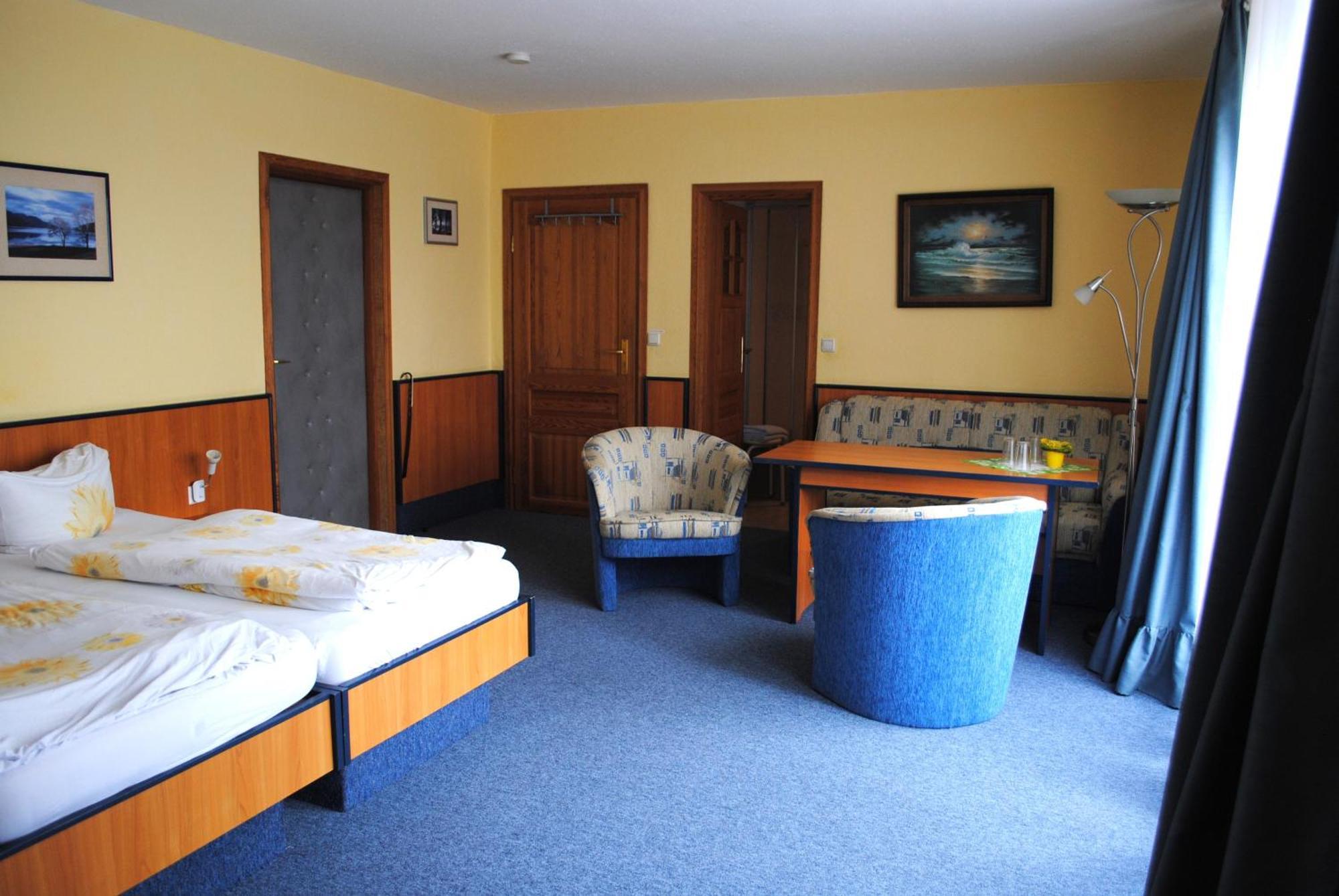 Haus Kathrin Hotel Zecherin Exterior photo